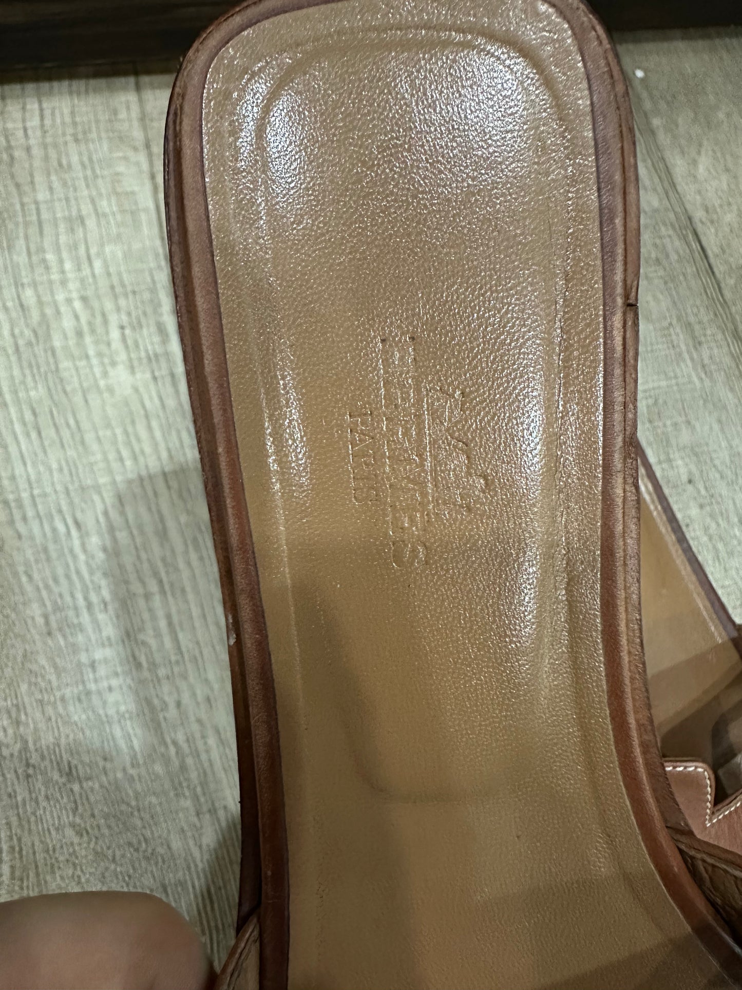Hermes sandal size 37.5