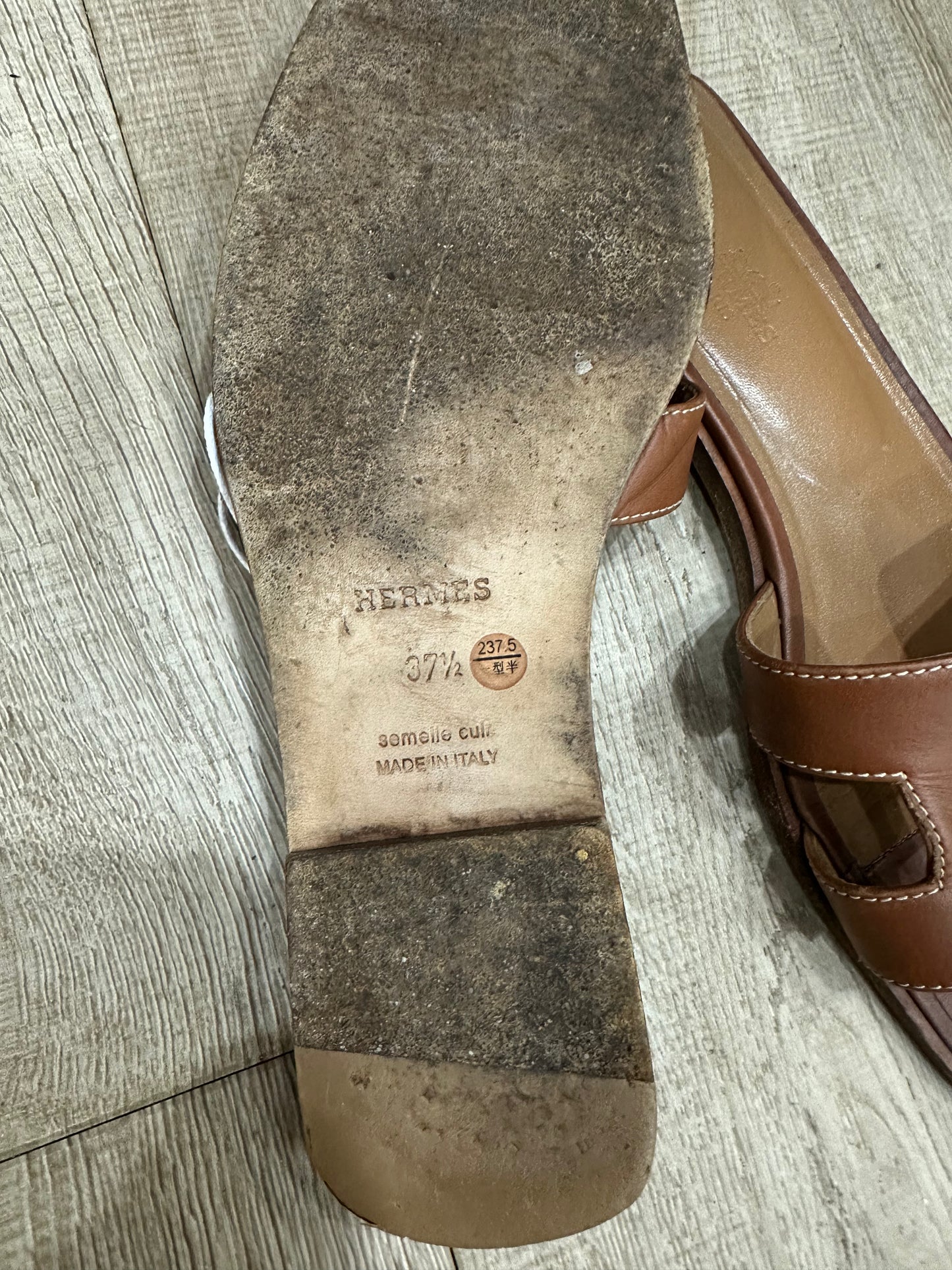 Hermes sandal size 37.5