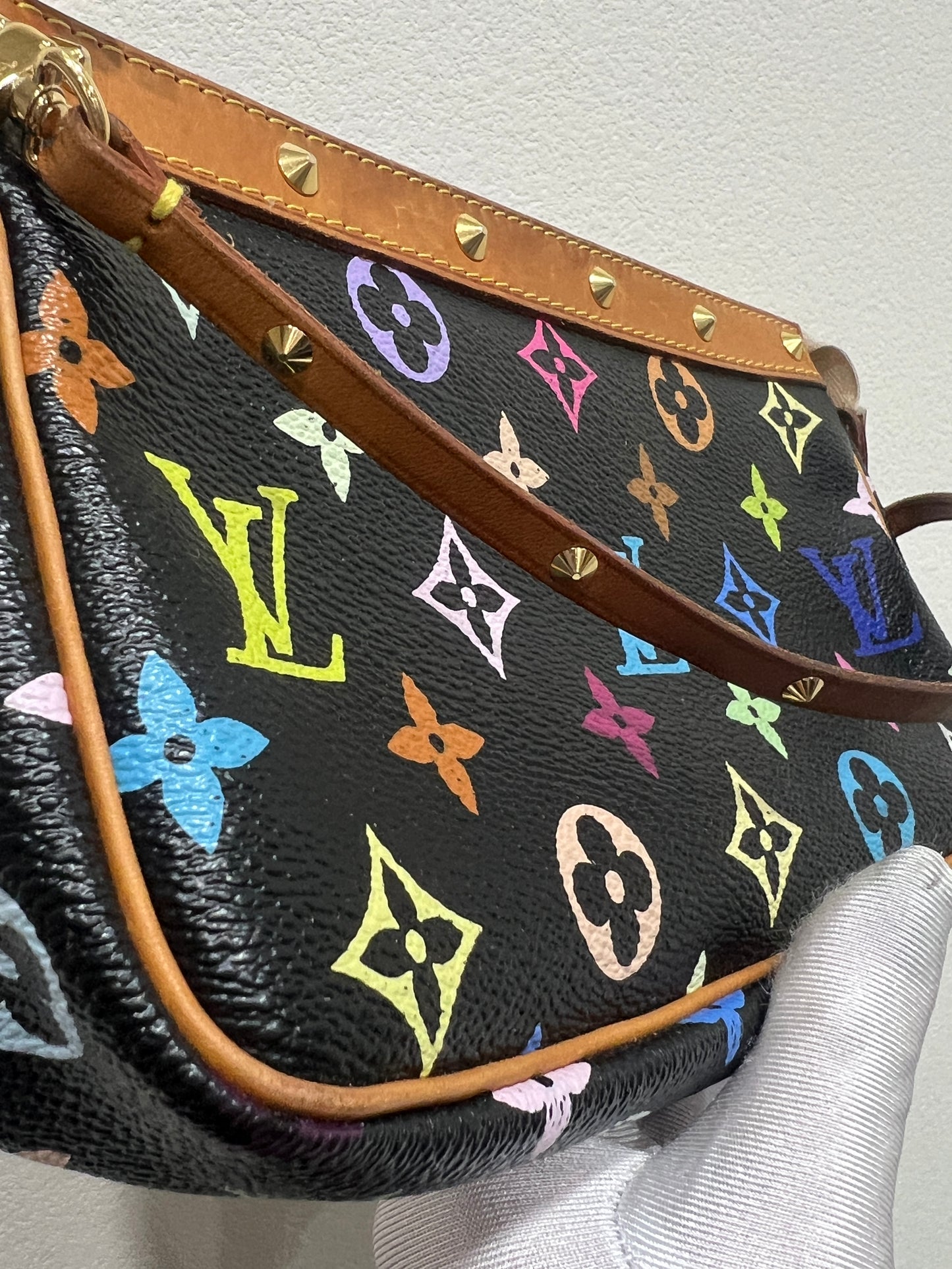 LOUIS VUITTON Pouchette x Murakami