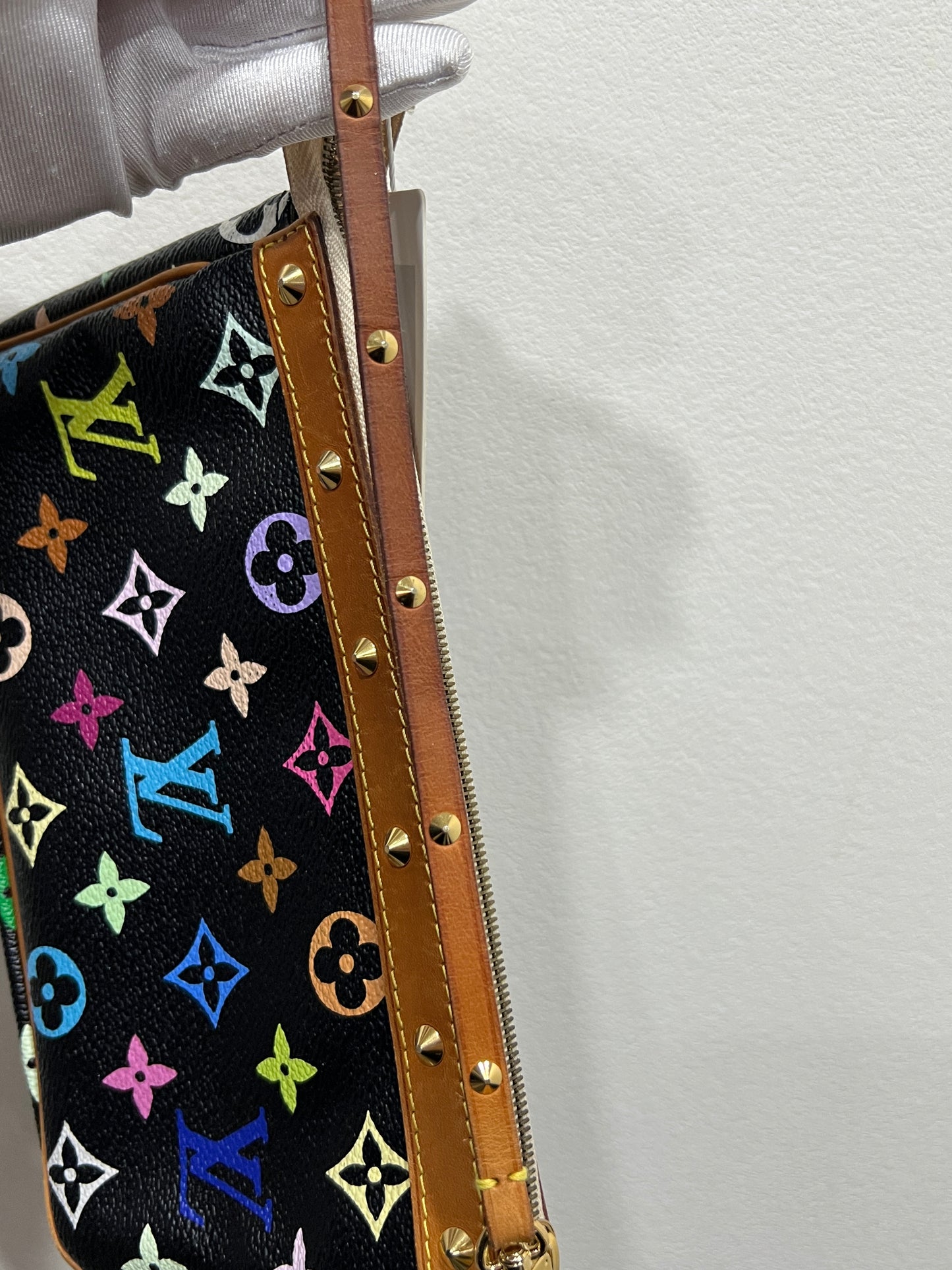LOUIS VUITTON Pouchette x Murakami