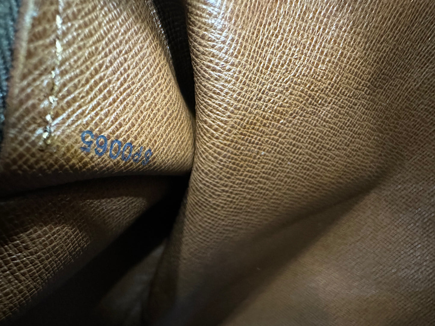 Louis Vuitton papillon 30