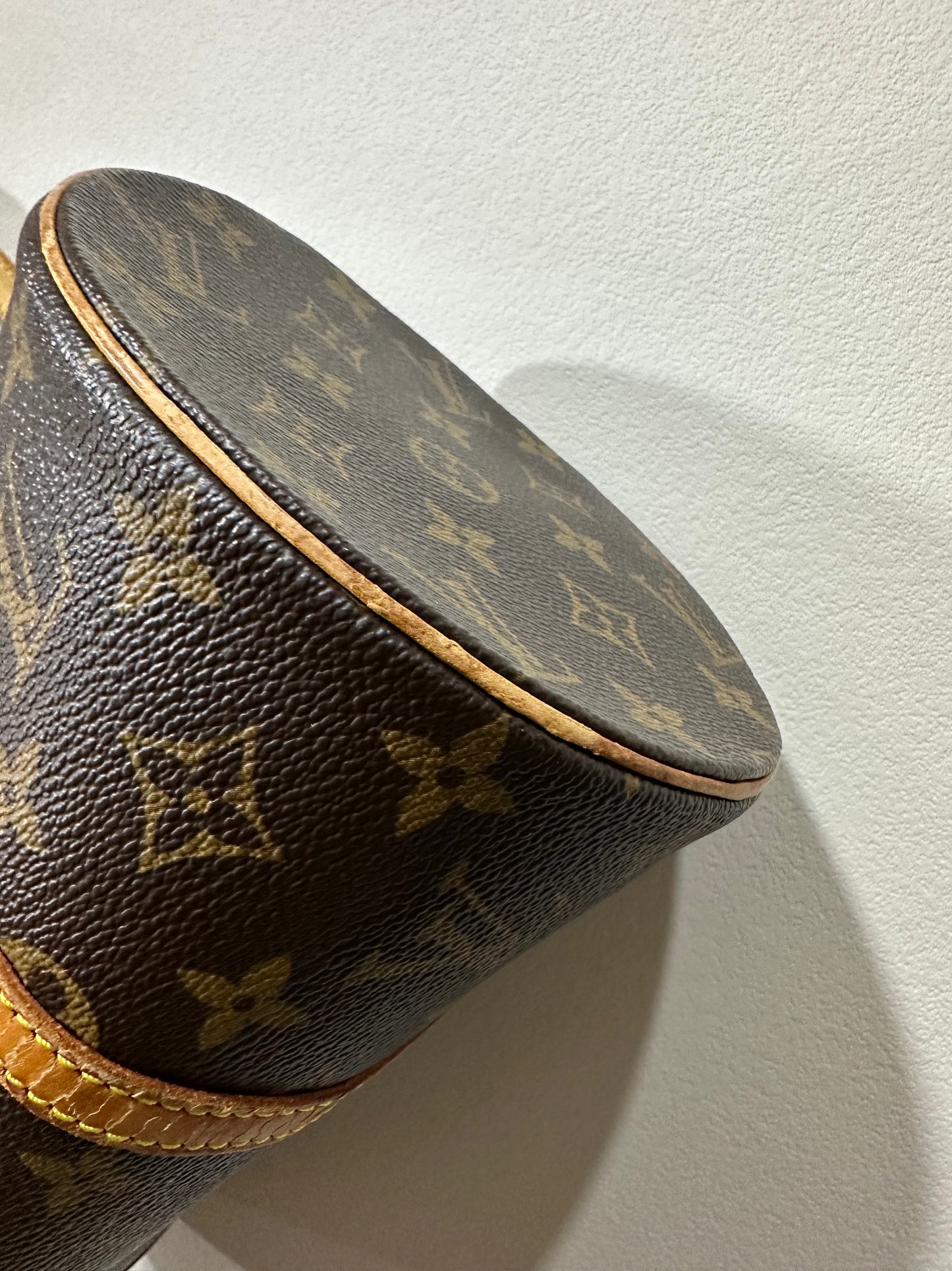 Louis Vuitton papillon 30