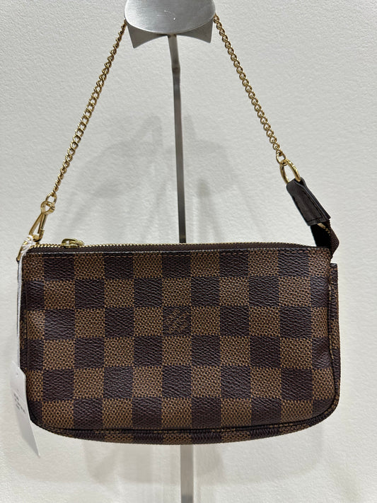 Louis Vuitton Pochette Damier Accessoires