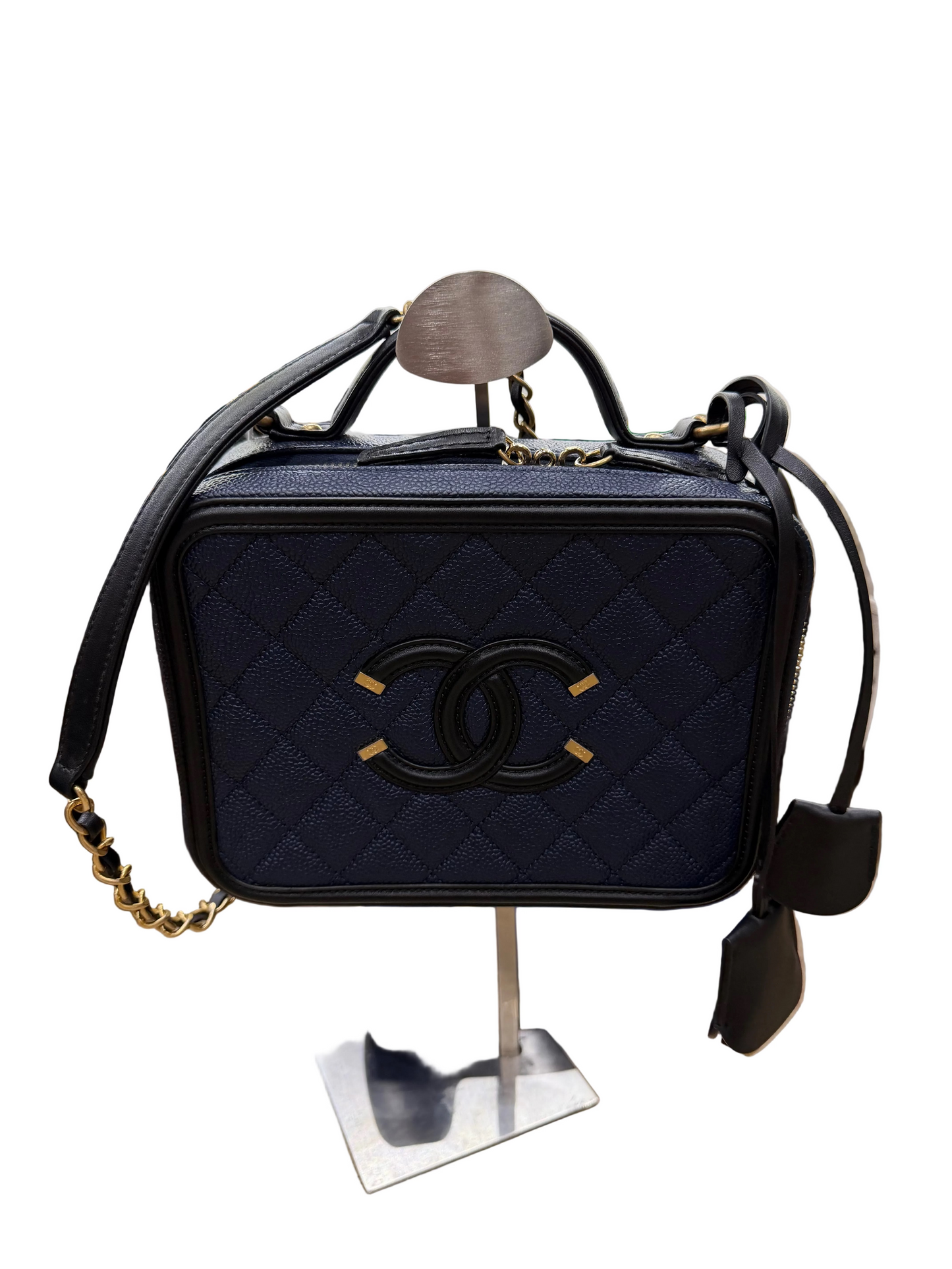 CHANEL CC Filigree Vanity Case Quilted Caviar Medium