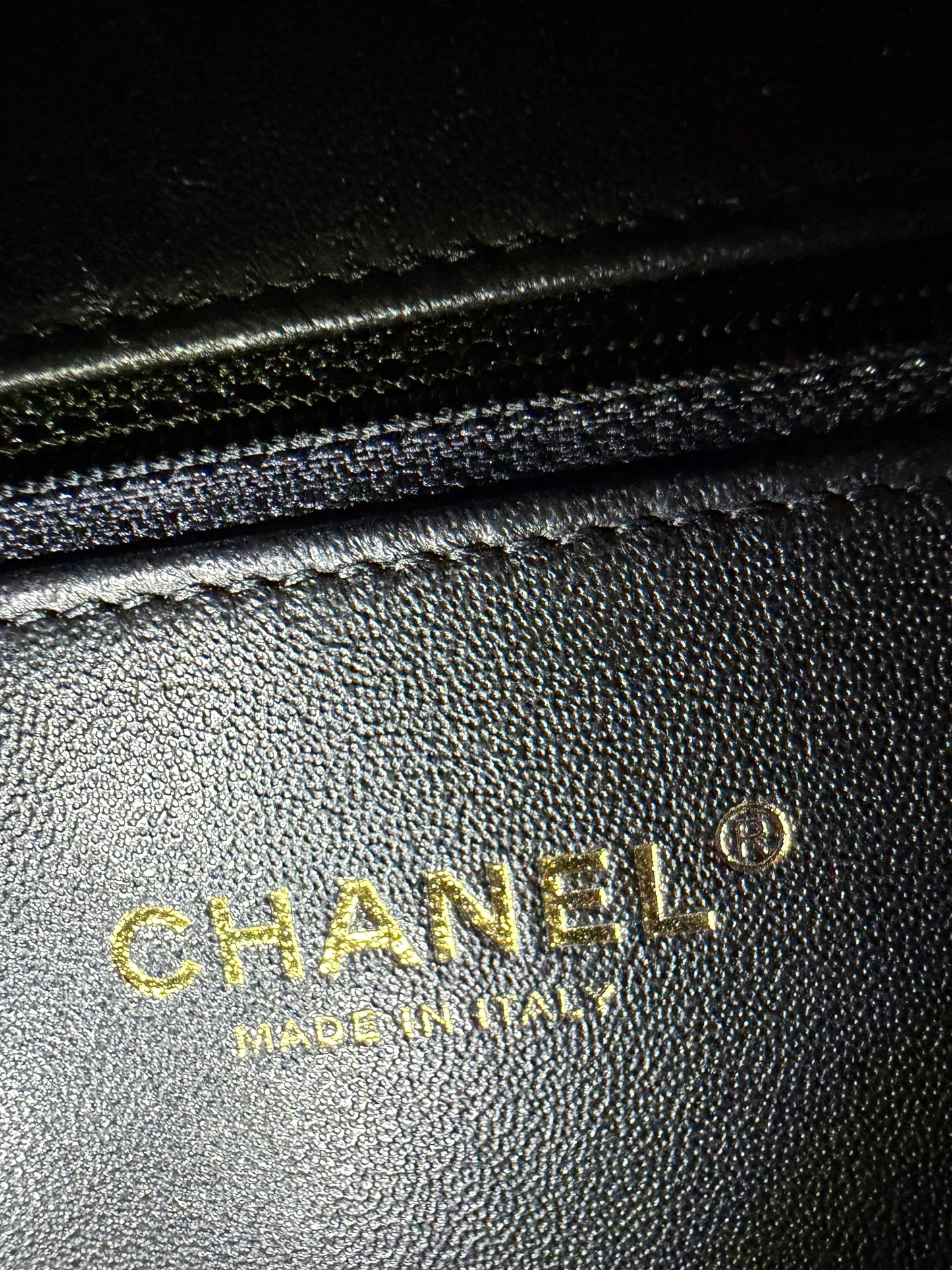 CHANEL CC Filigree Vanity Case Quilted Caviar Medium