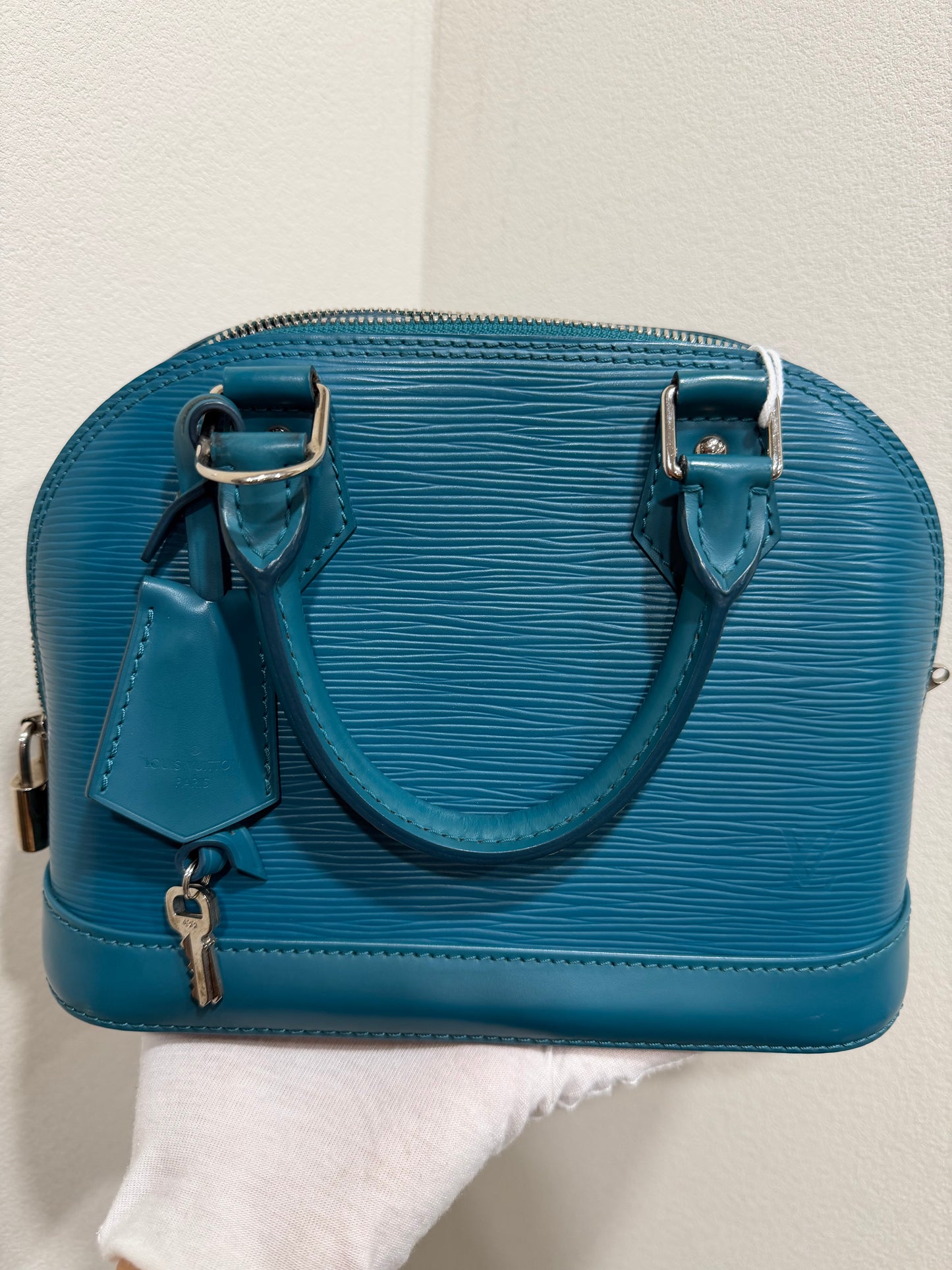 Louis Vuitton Alma bb epi