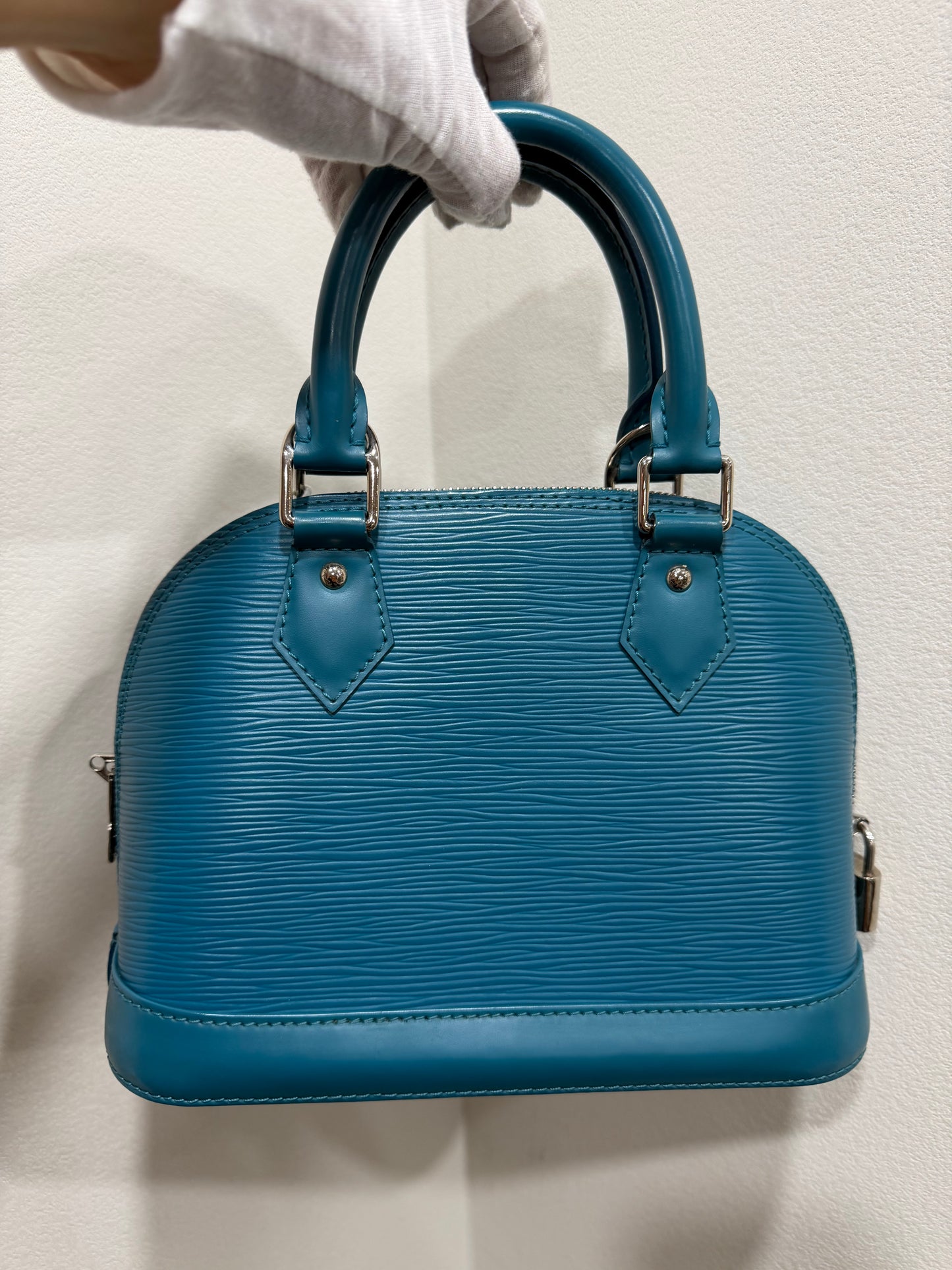 Louis Vuitton Alma bb epi