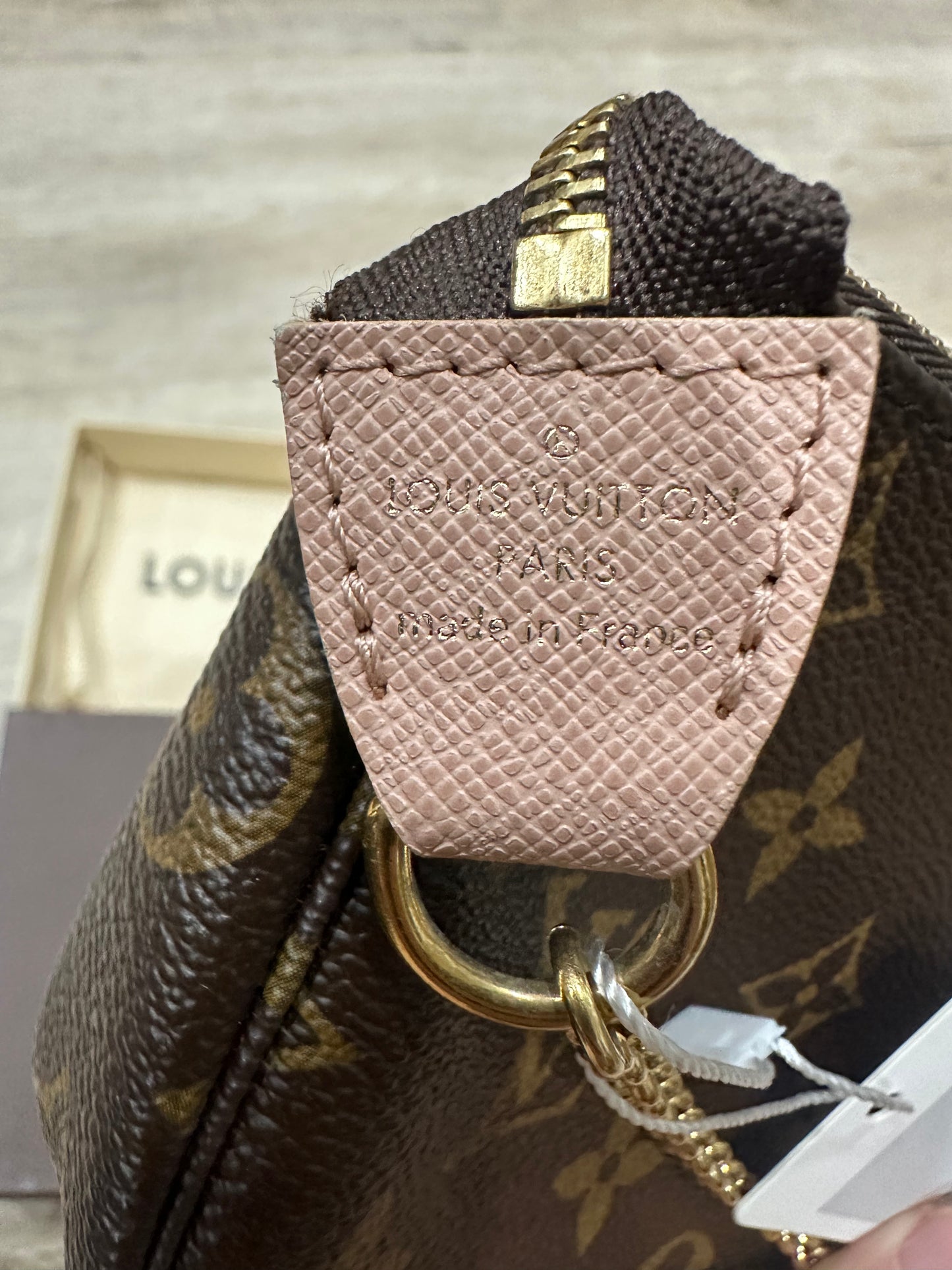 Louis Vuitton mini pochette accessoires
