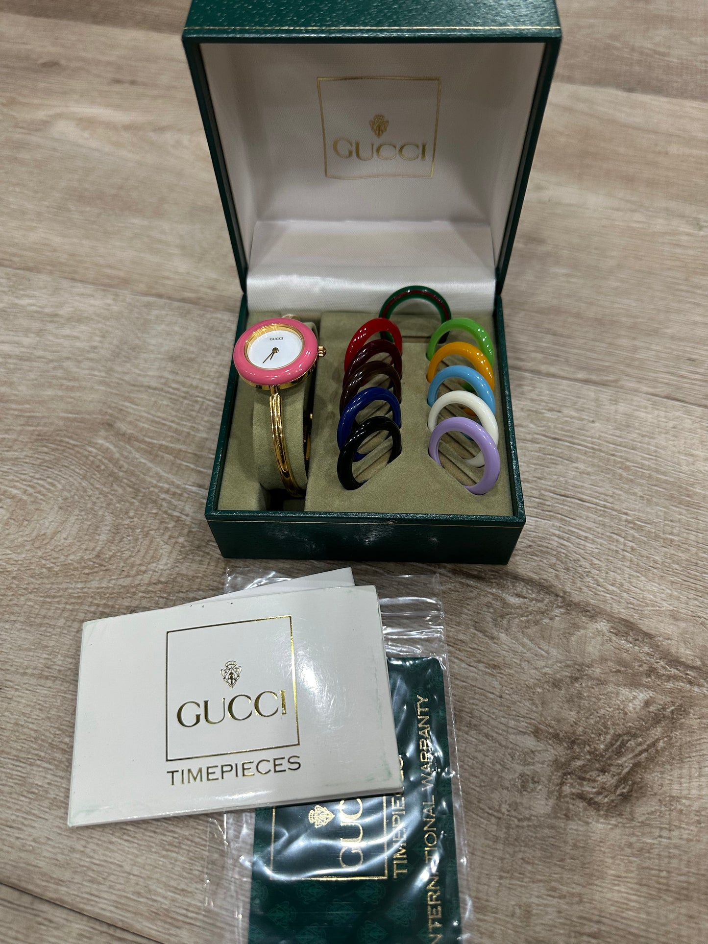 GUCCI Change Bezel Watch