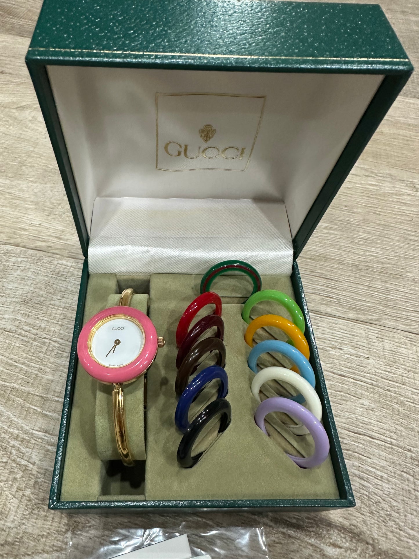 GUCCI Change Bezel Watch