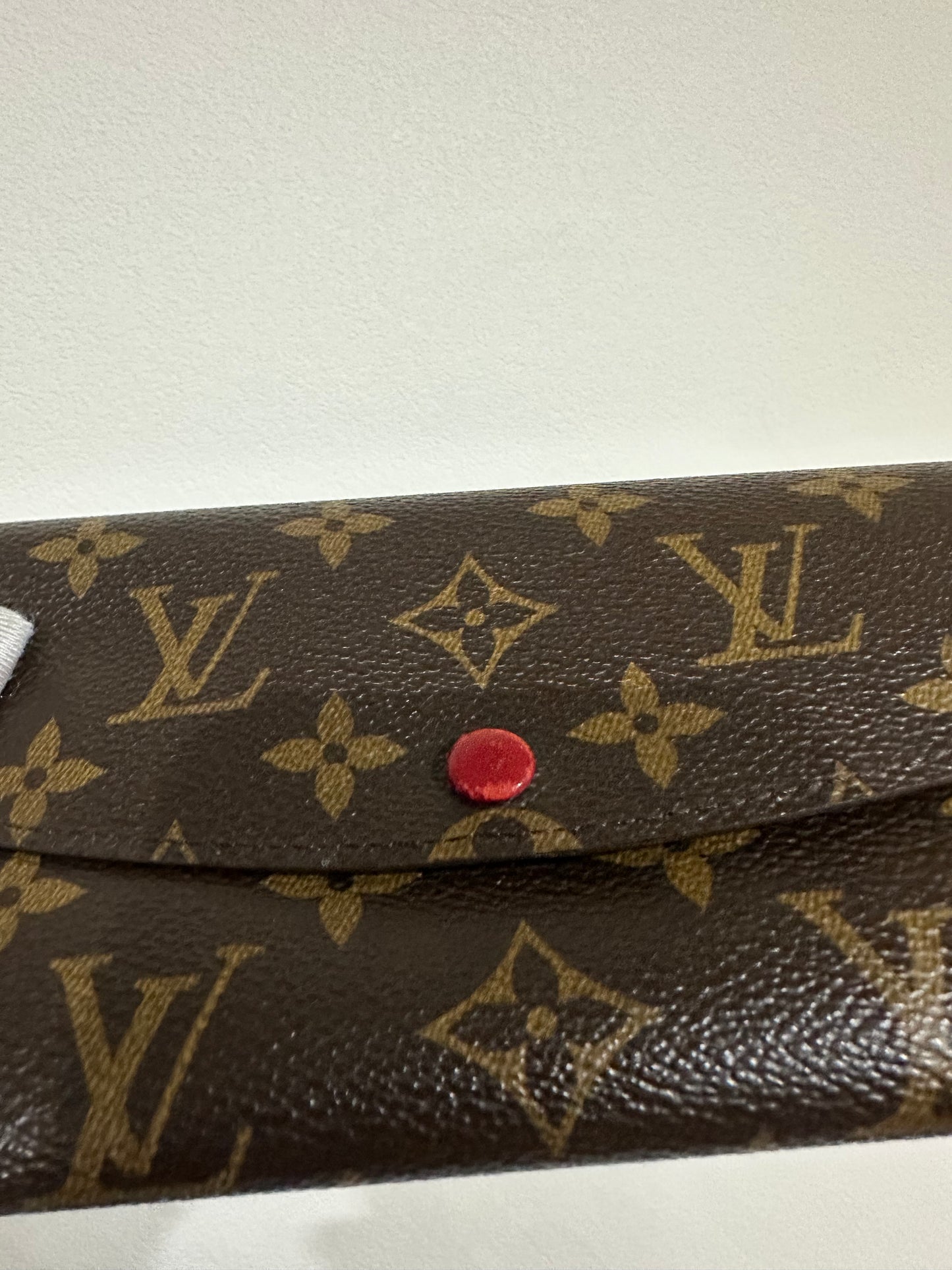 LOUIS VUITTON Emilie Wallet