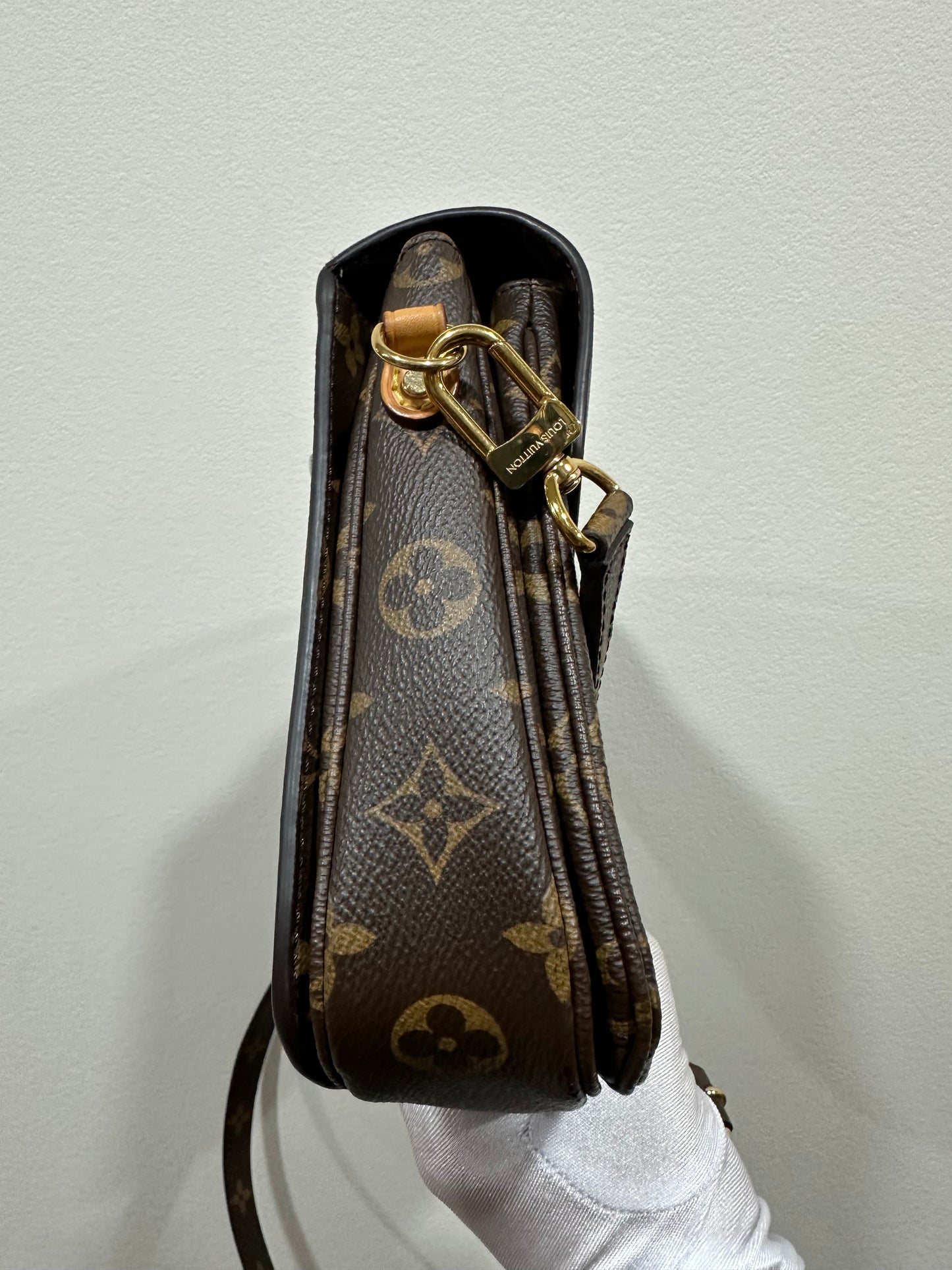 Louis Vuitton Pochette Métis