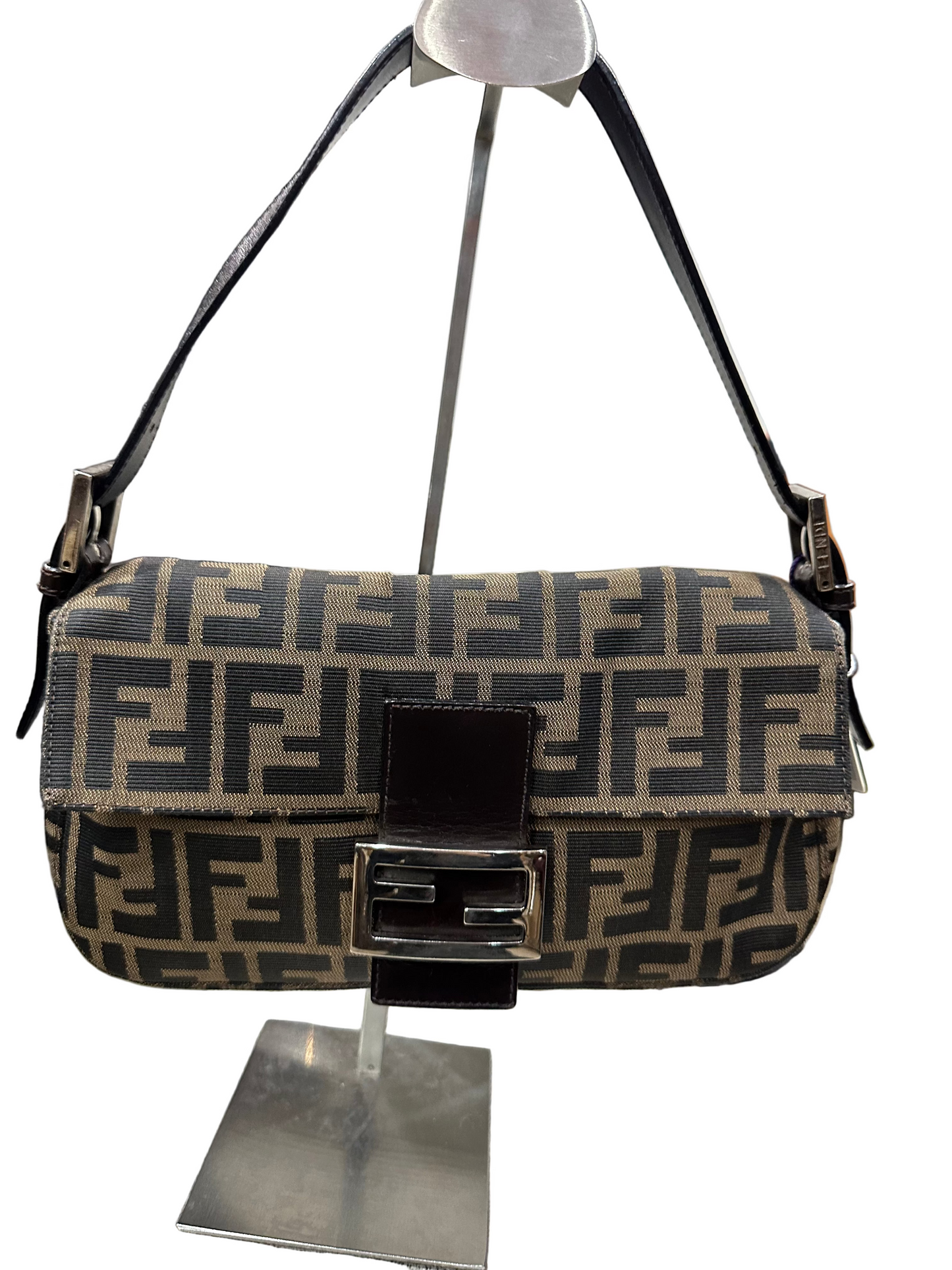 Fendi baguette
