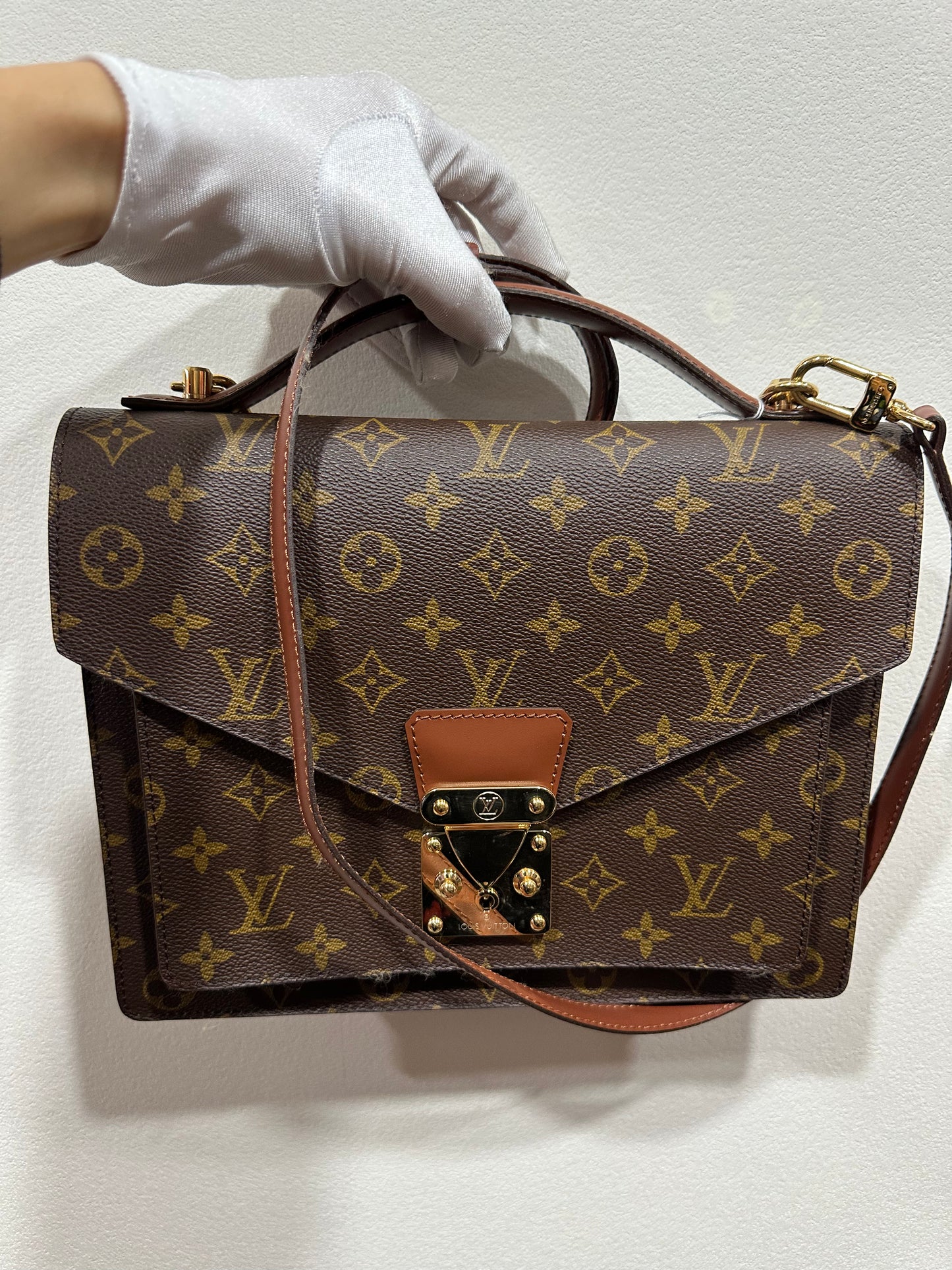 LOUIS VUITTON Monceau 28