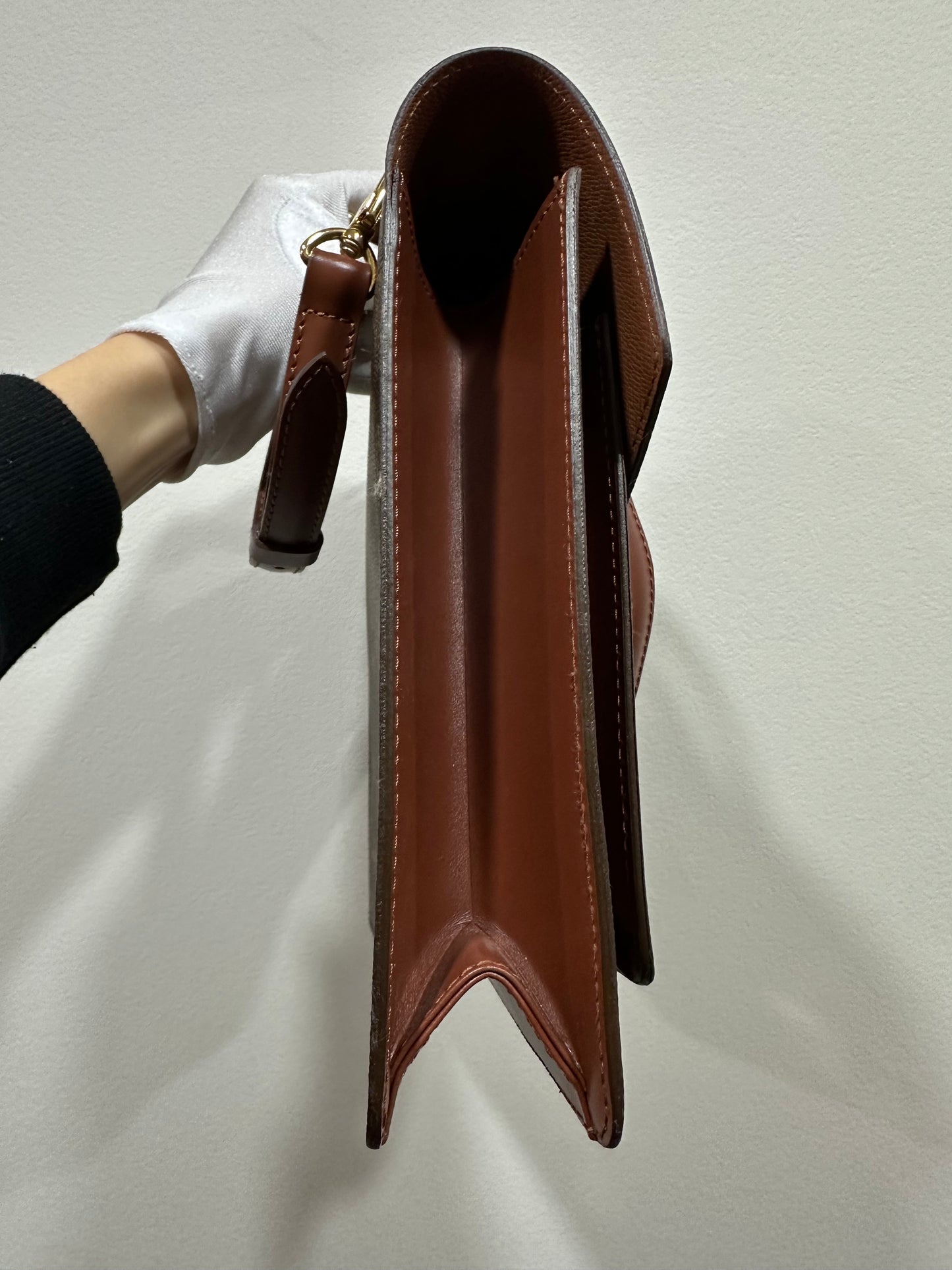 LOUIS VUITTON Monceau 28