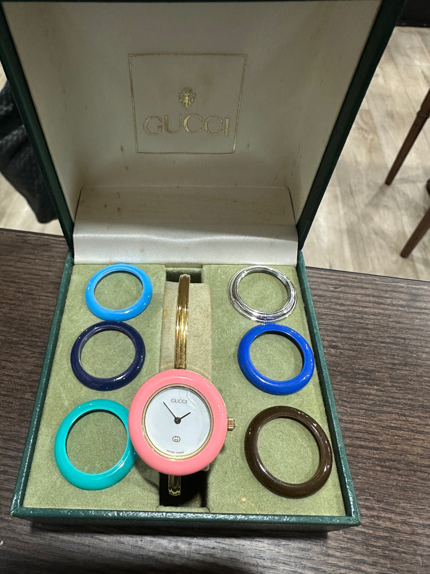 GUCCI Change Bezel Watch Model 11/12