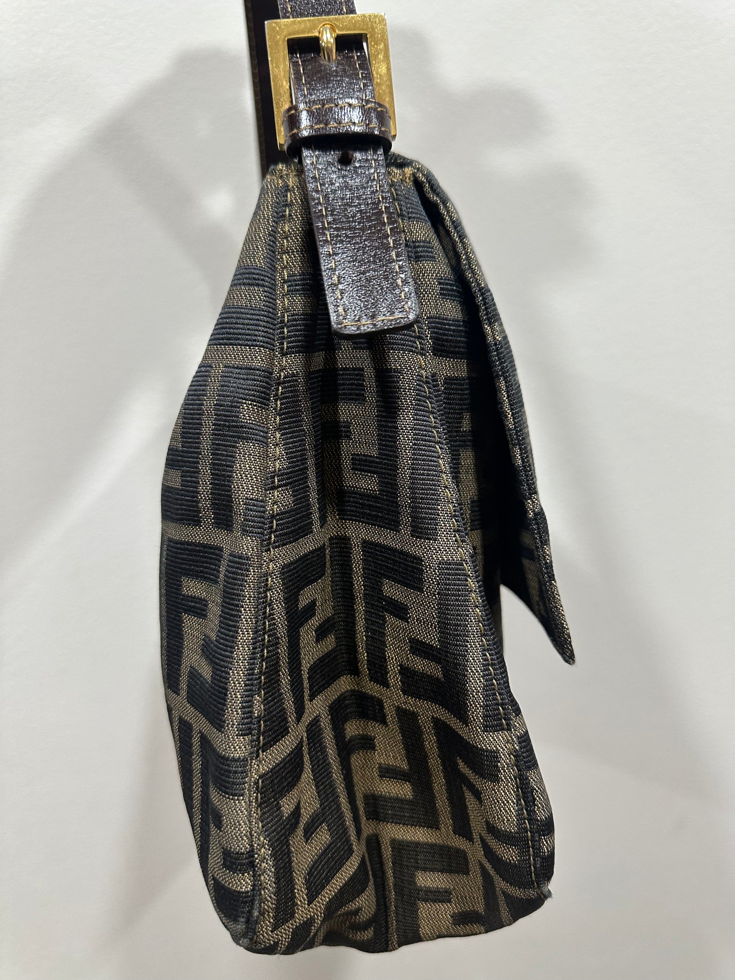 FENDI Mamma Baguette gold