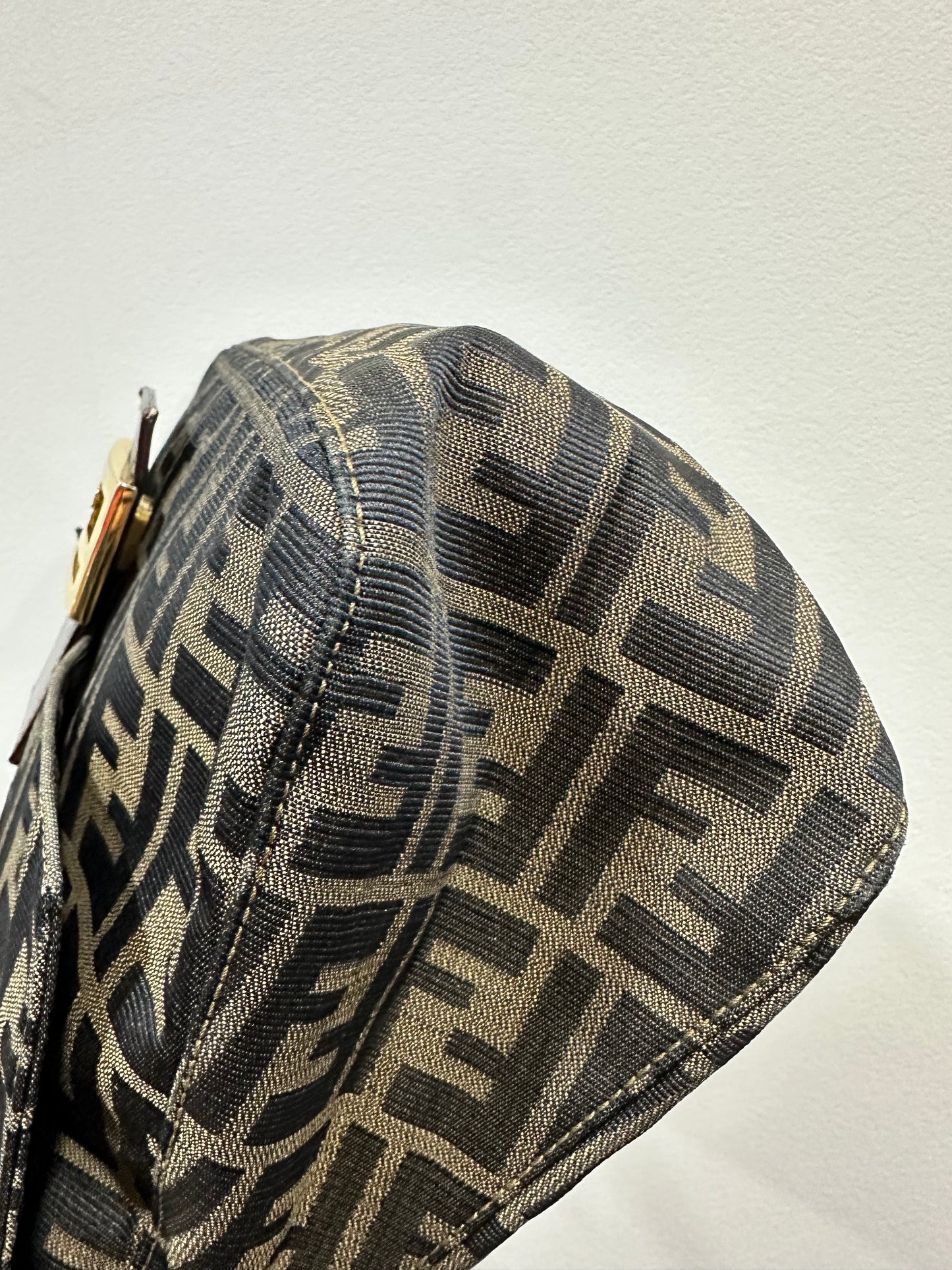 FENDI Mamma Baguette gold