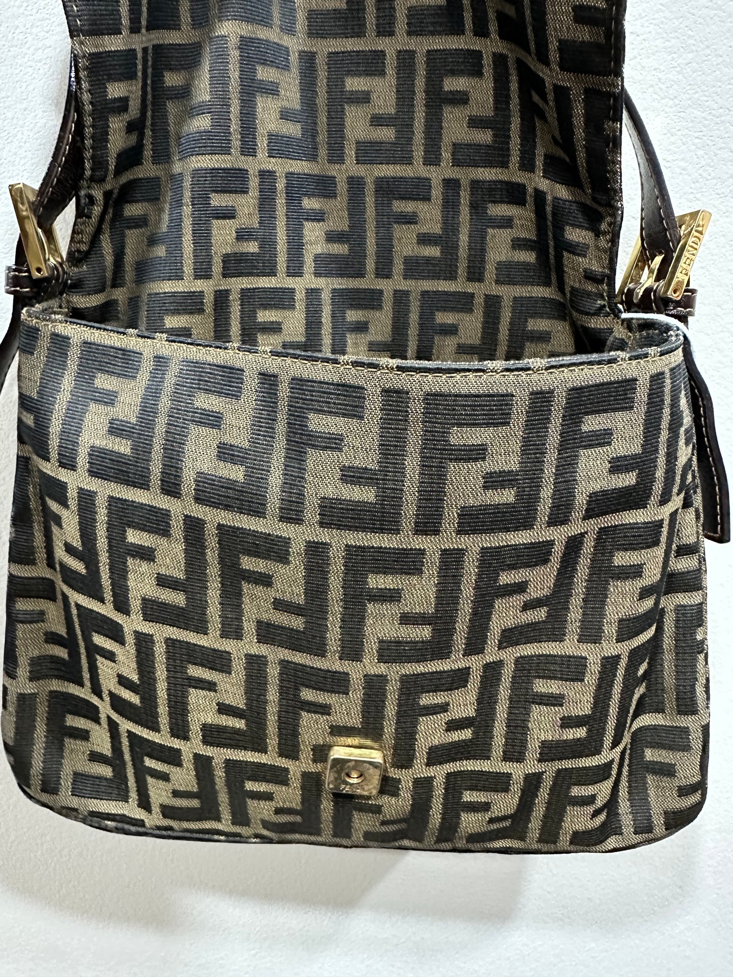 FENDI Mamma Baguette gold