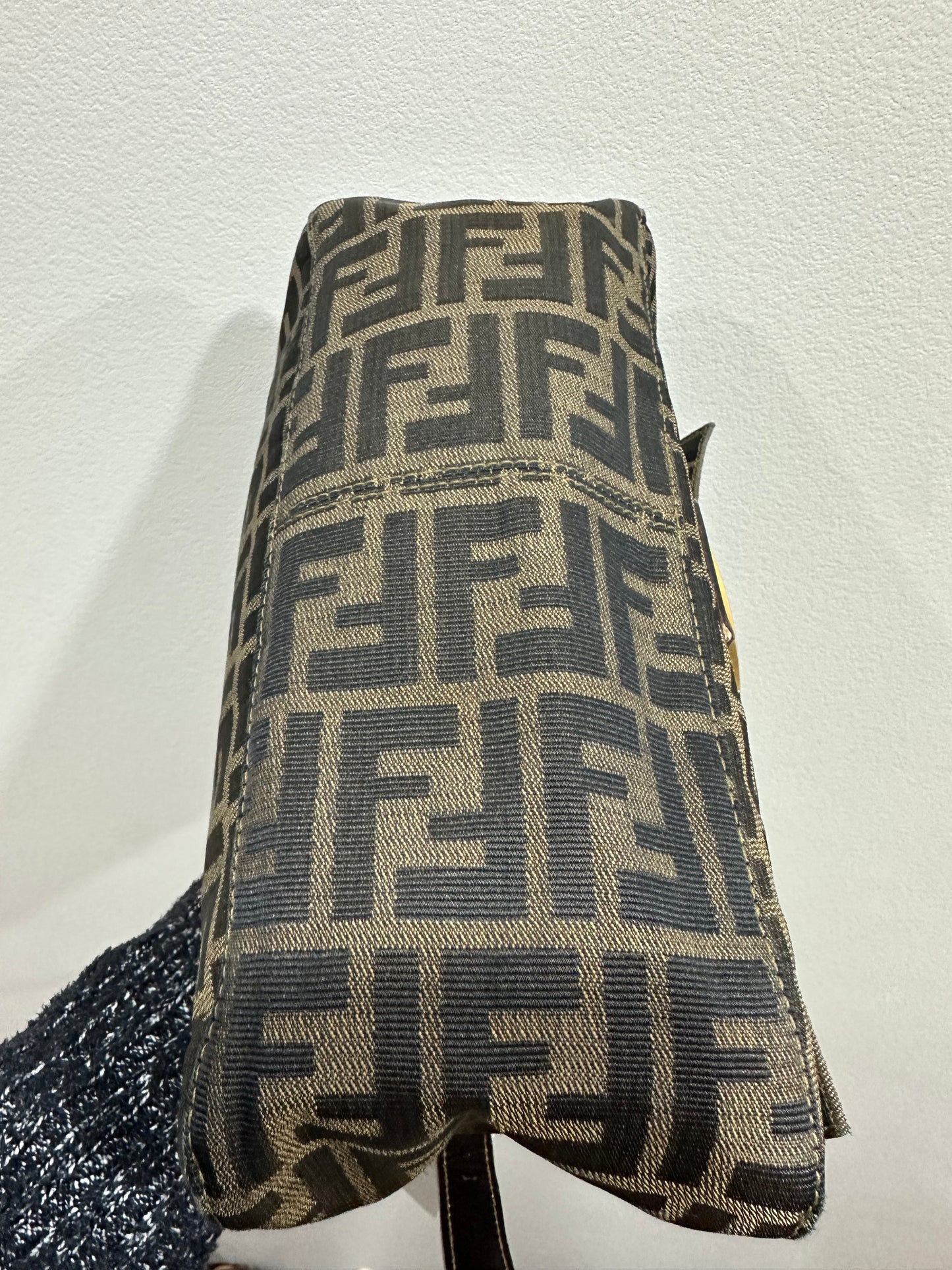 FENDI Mamma Baguette gold