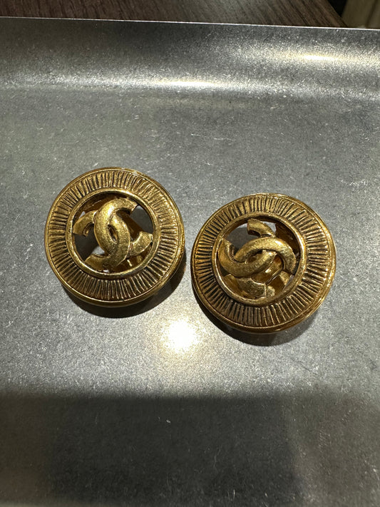 Chanel earring