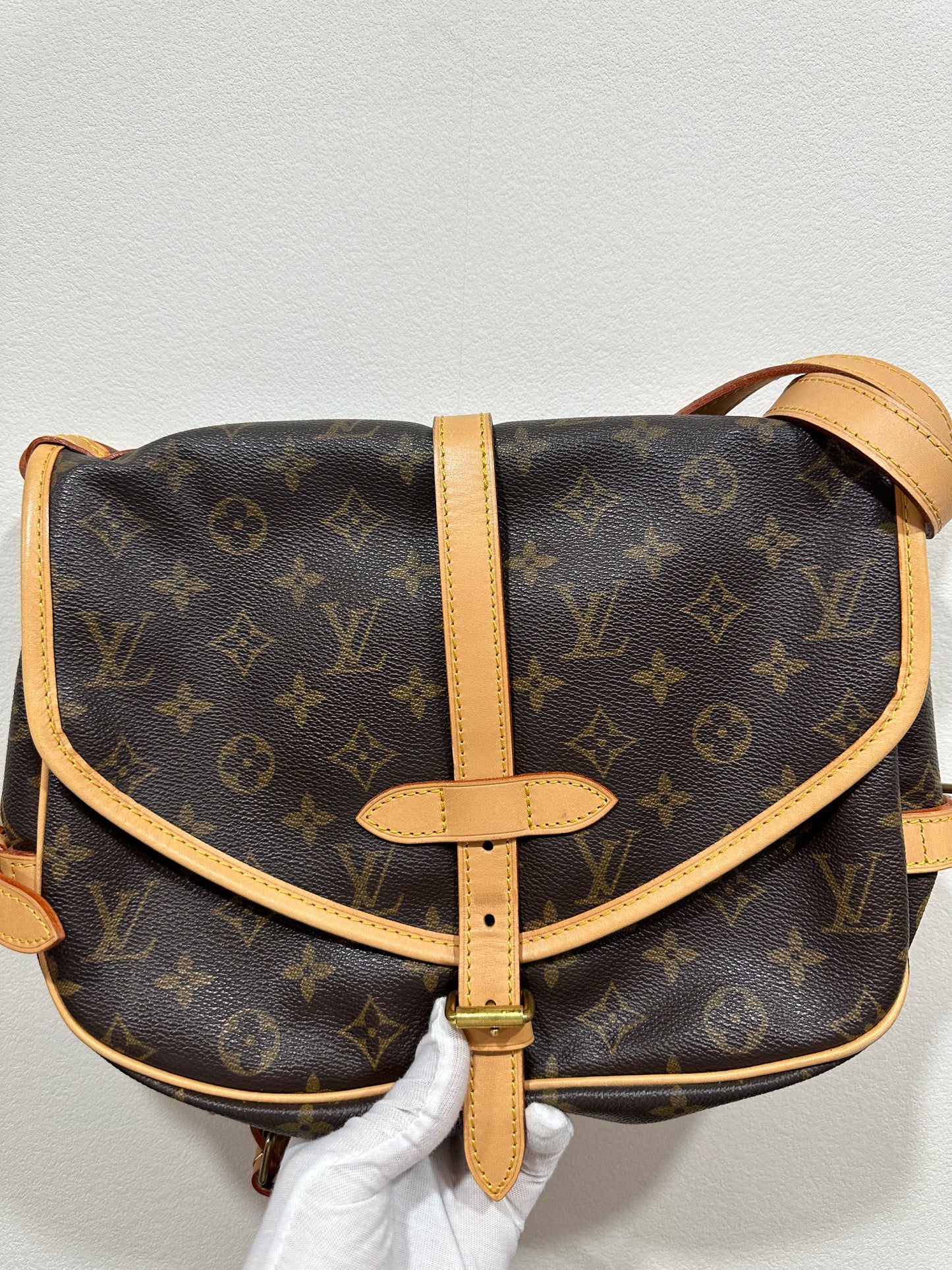 Louis Vuitton Saumur 30