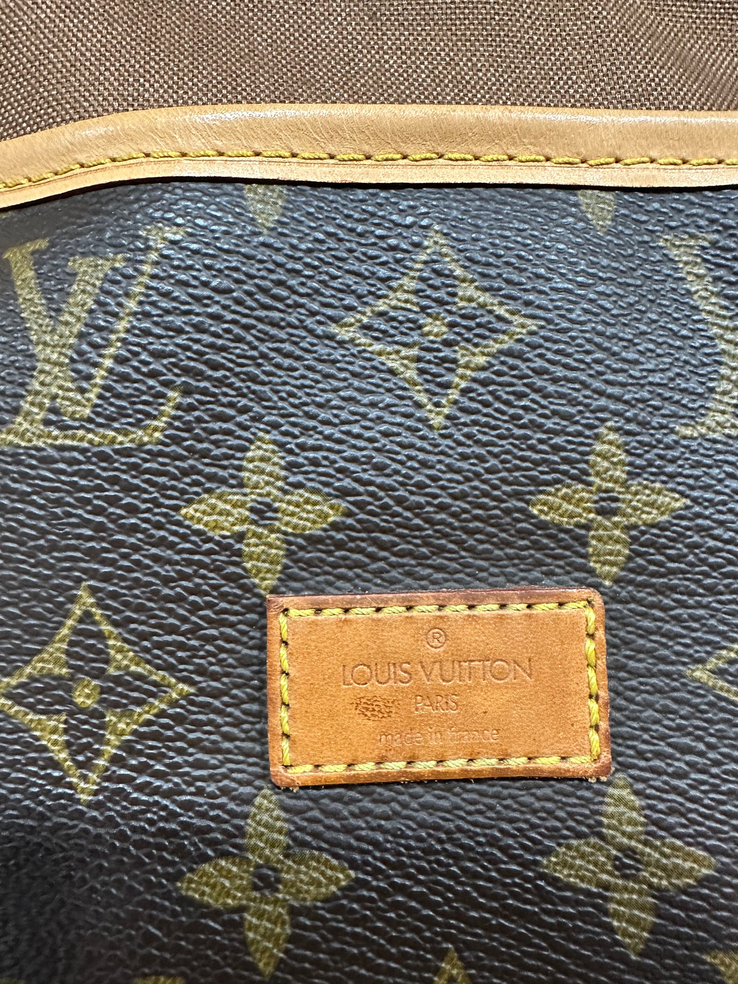 Louis Vuitton Saumur 30