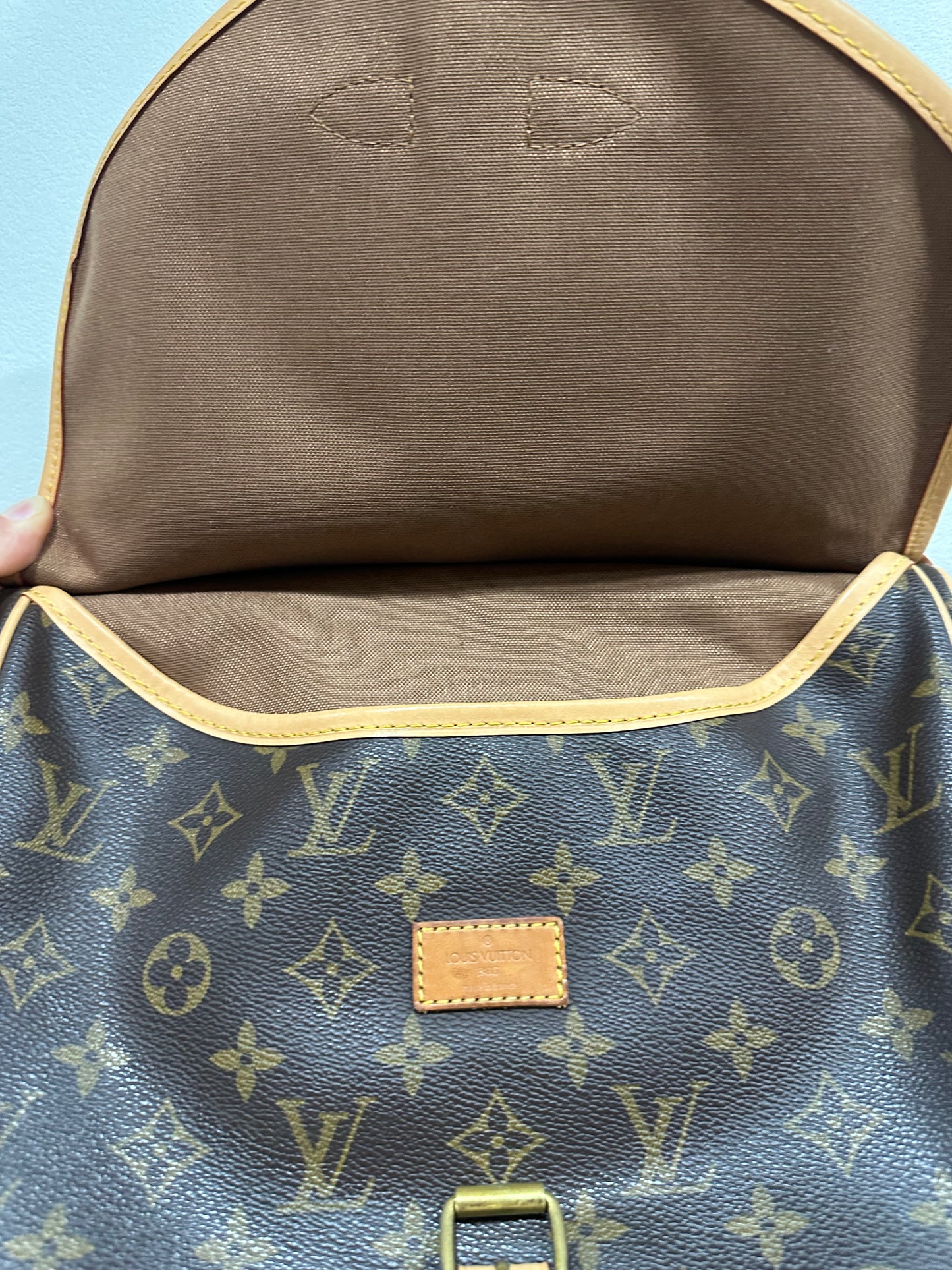 Louis Vuitton Saumur 30