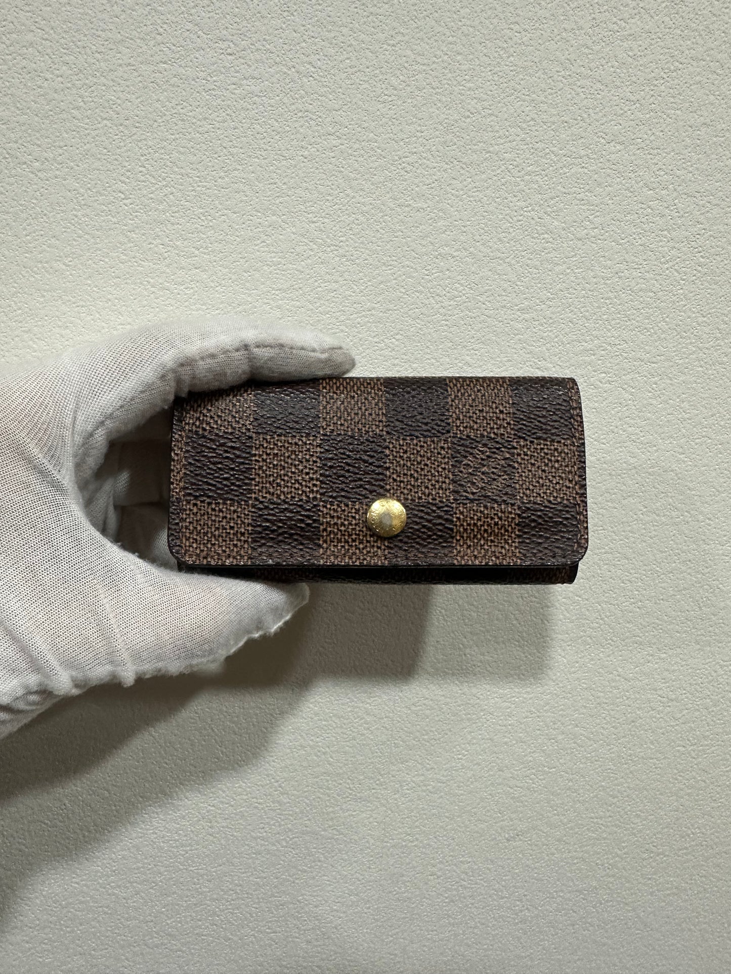 Louis Vuitton damie key holder