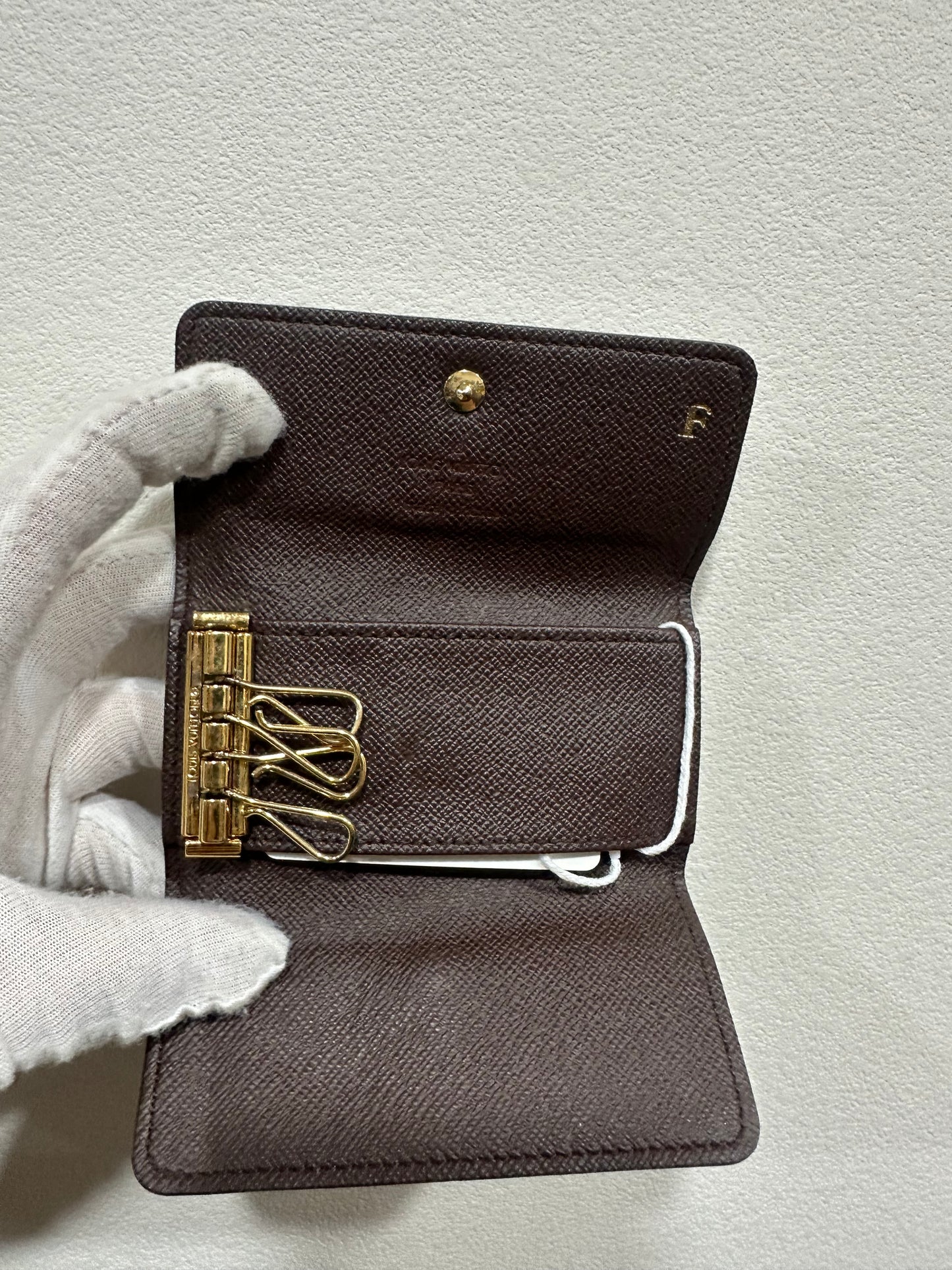 Louis Vuitton damie key holder