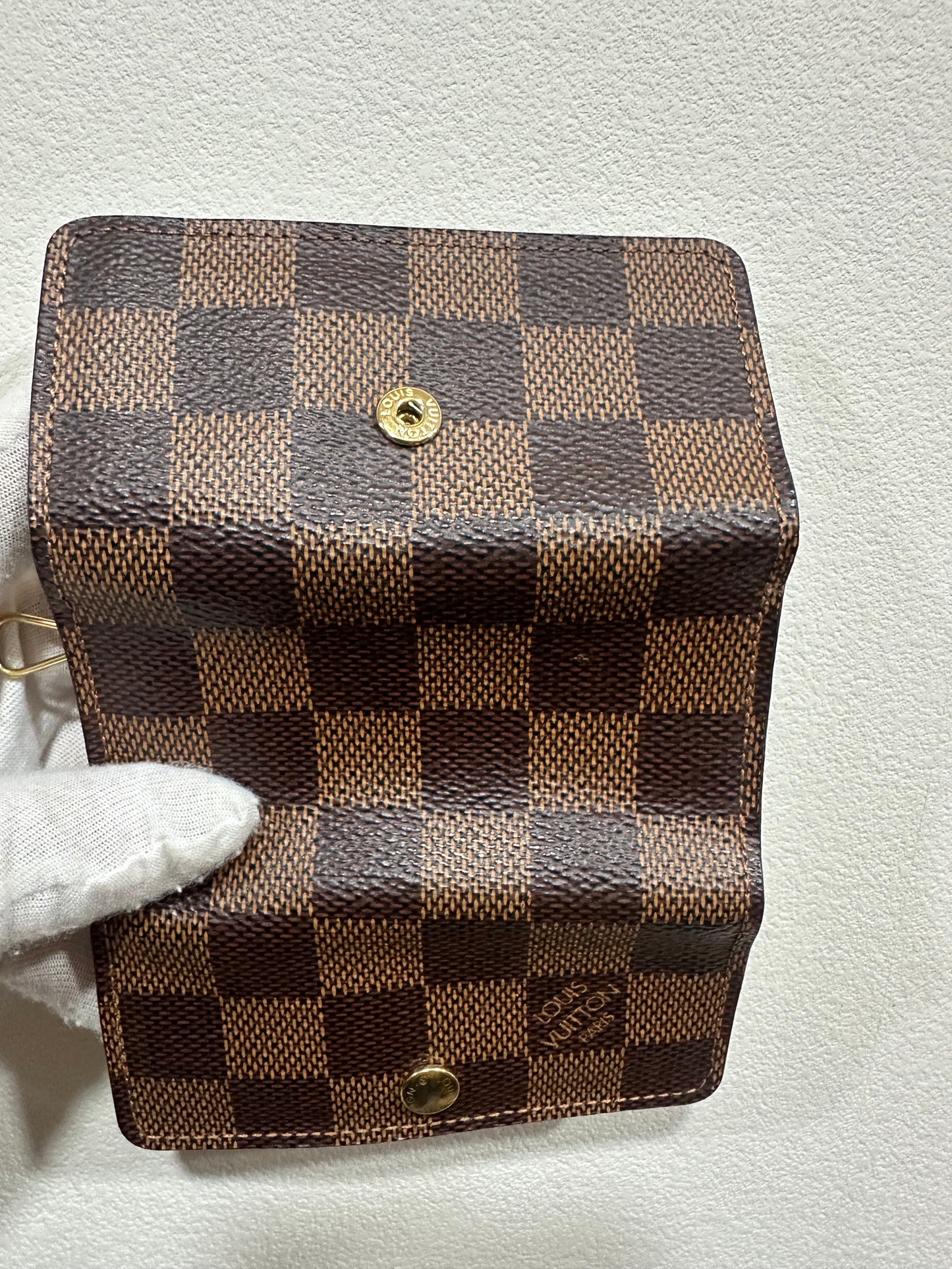 Louis Vuitton damie key holder