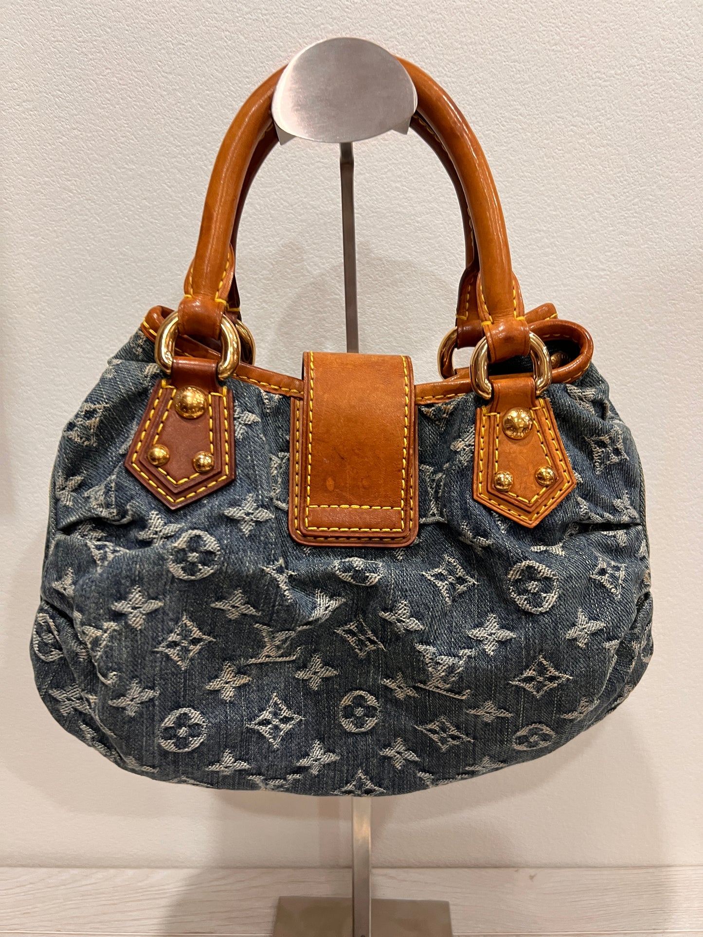 LOUIS VUITTON Pleaty Mini