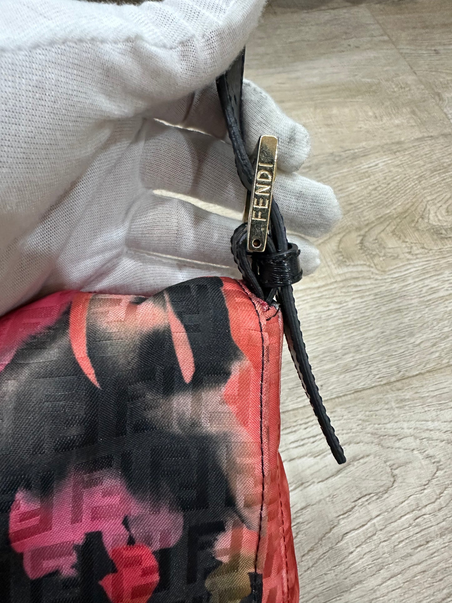 FENDI Mamma Baguette in tela Zucchino rossa