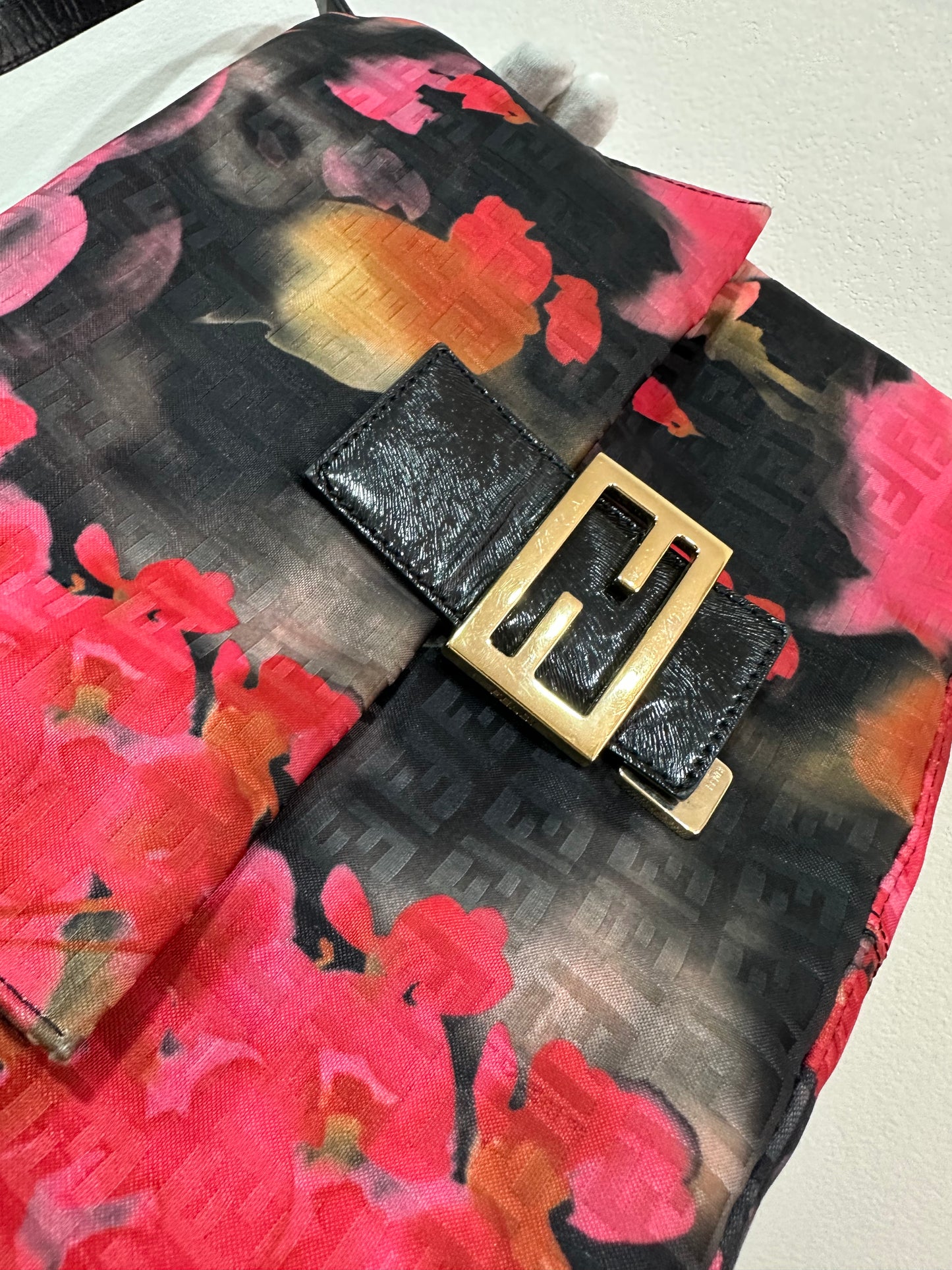 FENDI Mamma Baguette in tela Zucchino rossa