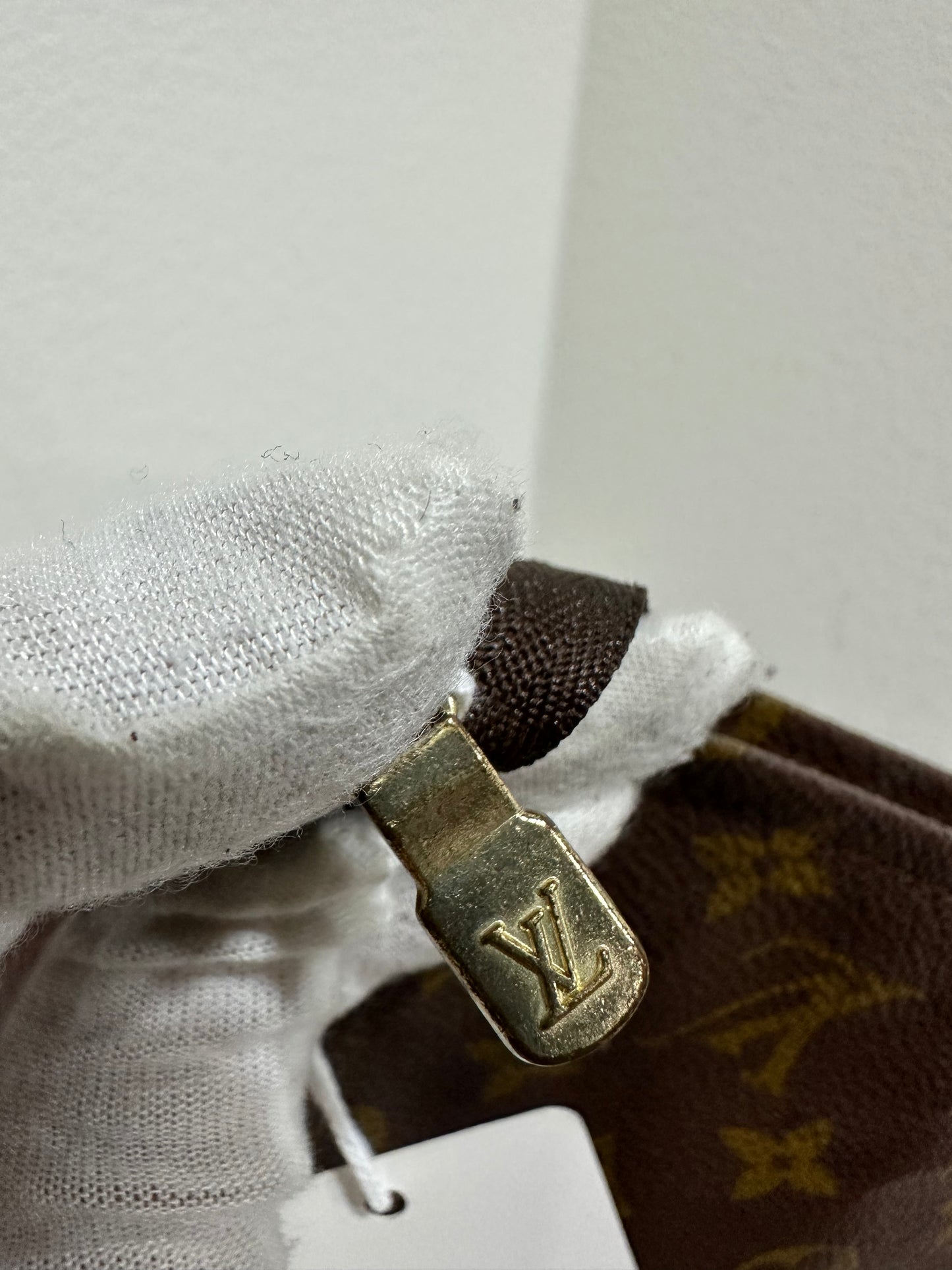 Louis Vuitton Pochette Toiletry 26 (43018)
